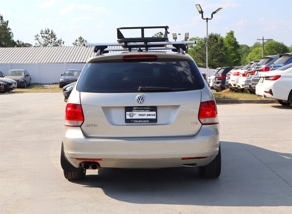 2012 Volkswagen Jetta - $8,995