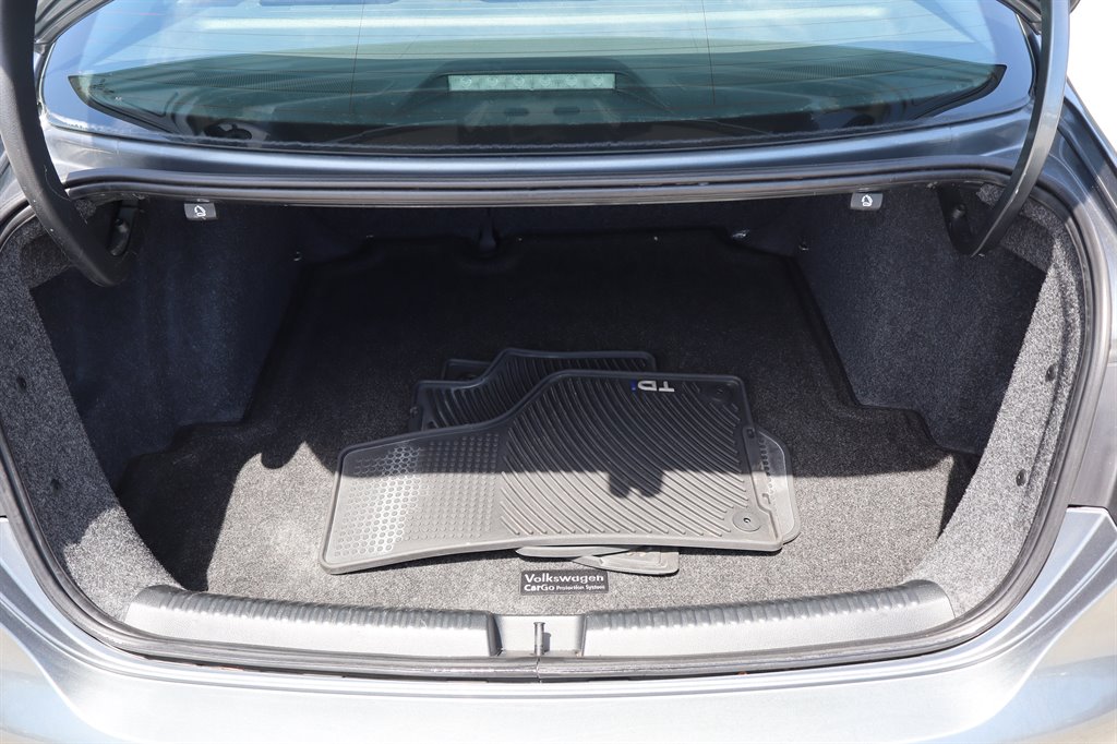 2012 Volkswagen Jetta - $7,995