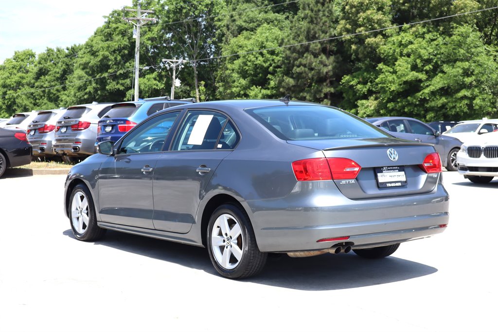 2012 Volkswagen Jetta - $7,995