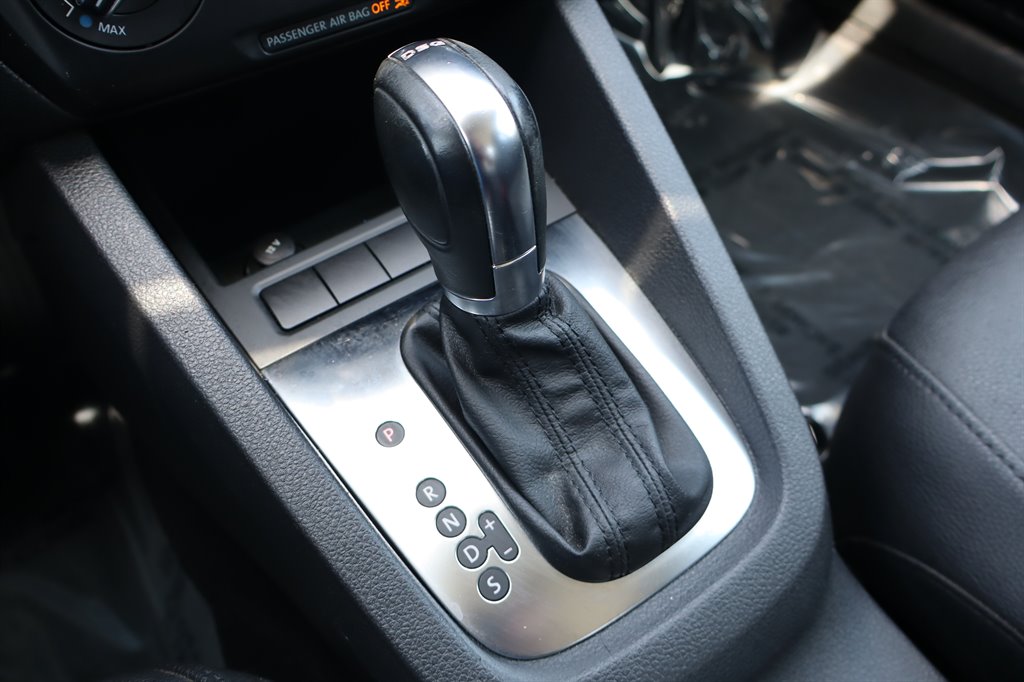 2012 Volkswagen Jetta - $7,995