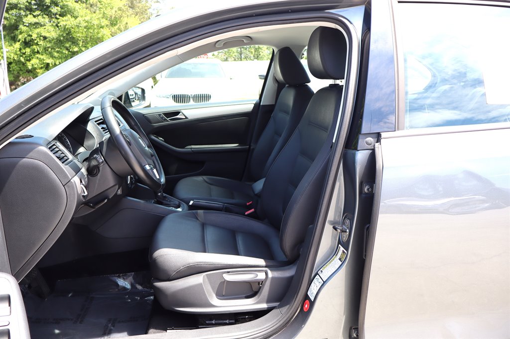 2012 Volkswagen Jetta - $7,995