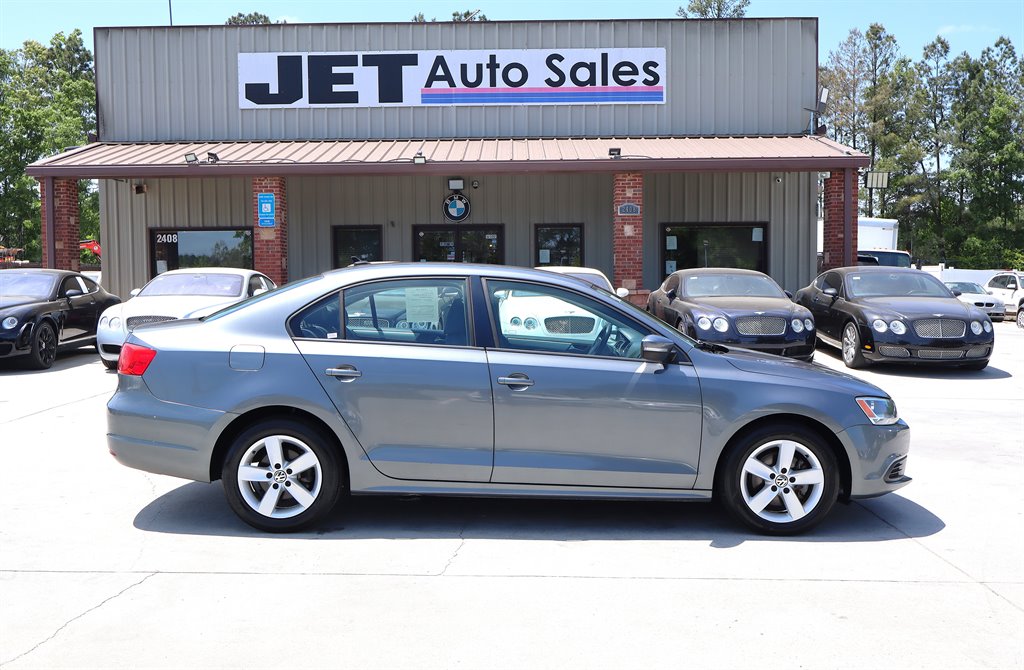 2012 Volkswagen Jetta - $7,995