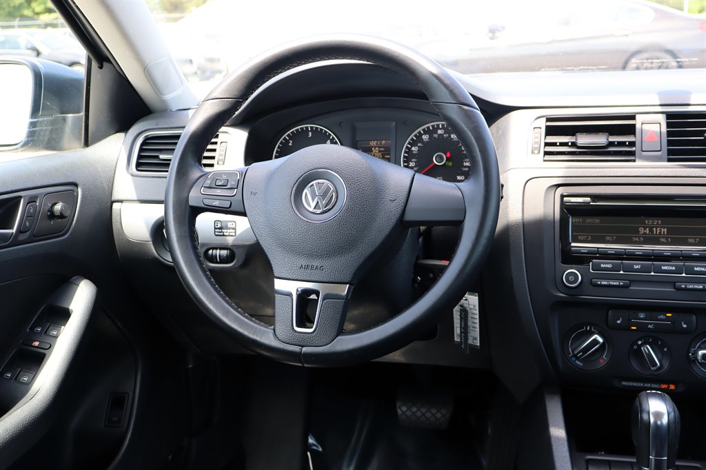 2012 Volkswagen Jetta - $7,995
