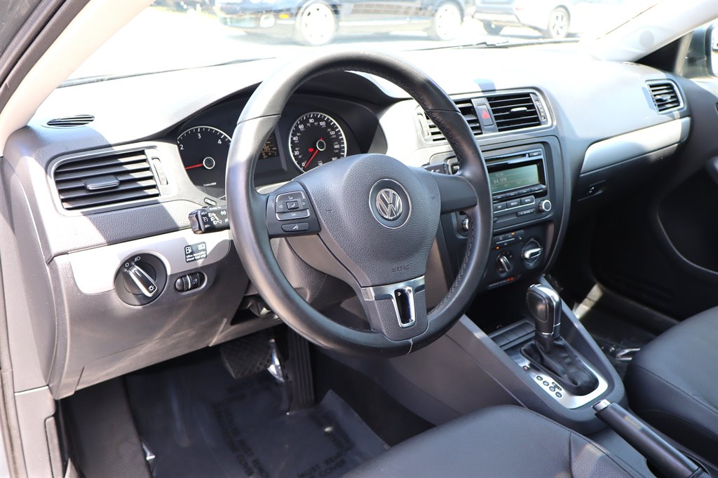2012 Volkswagen Jetta - $7,995