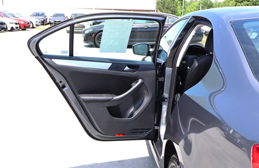 2012 Volkswagen Jetta - $7,995