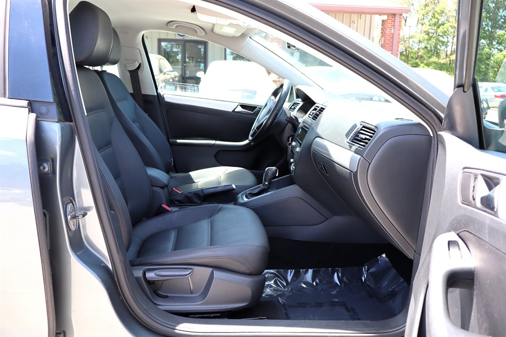 2012 Volkswagen Jetta - $7,995