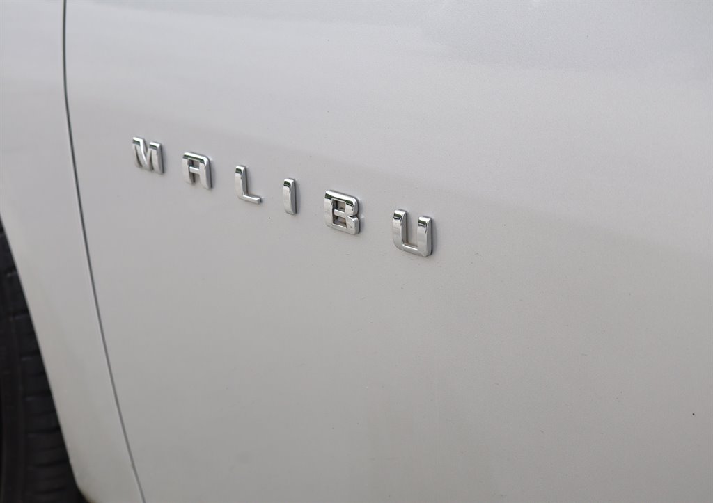 2017 Chevrolet Malibu - $10,995
