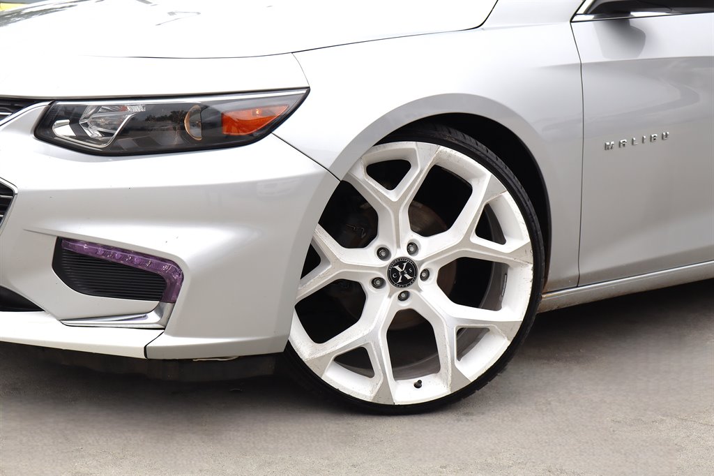 2017 Chevrolet Malibu - $10,995