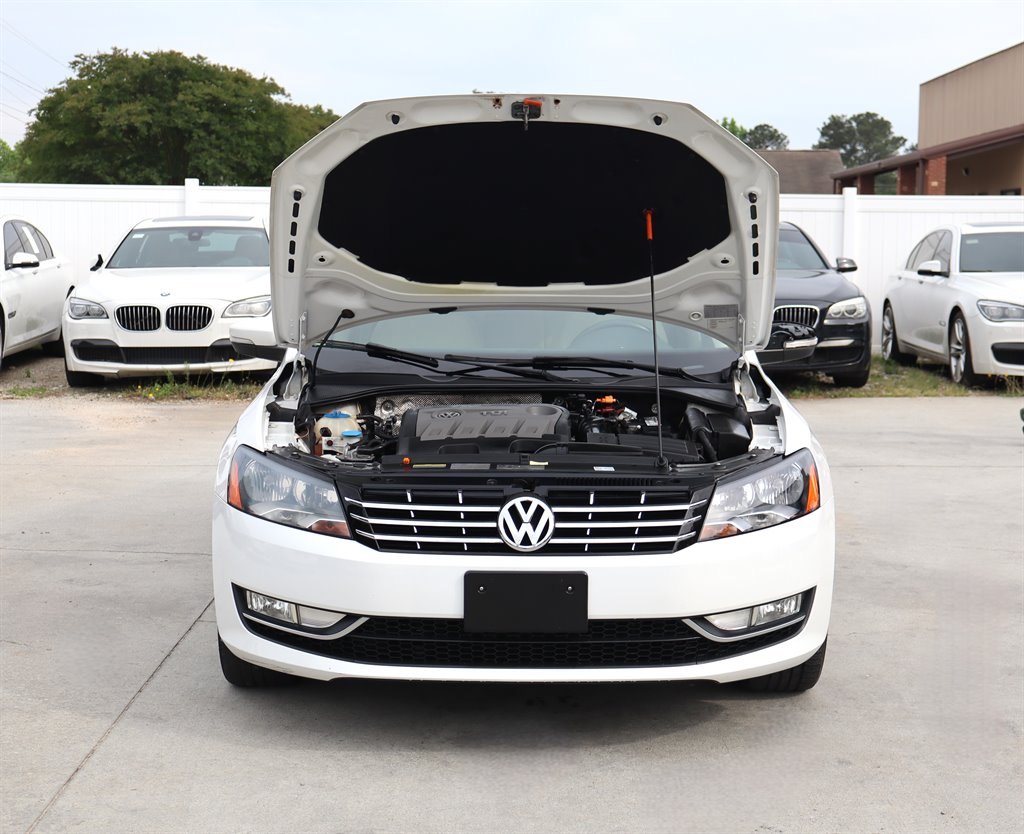 2013 Volkswagen Passat - $8,995