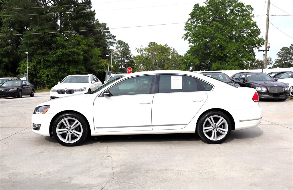 2013 Volkswagen Passat - $8,995