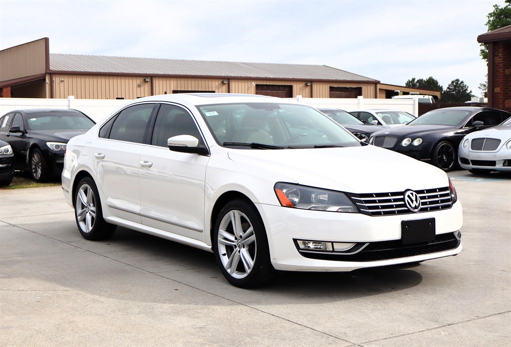 2013 Volkswagen Passat - $8,995