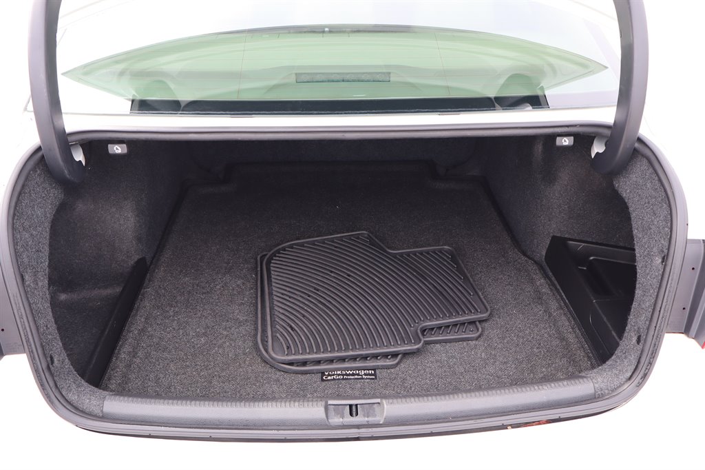 2013 Volkswagen Passat - $8,995