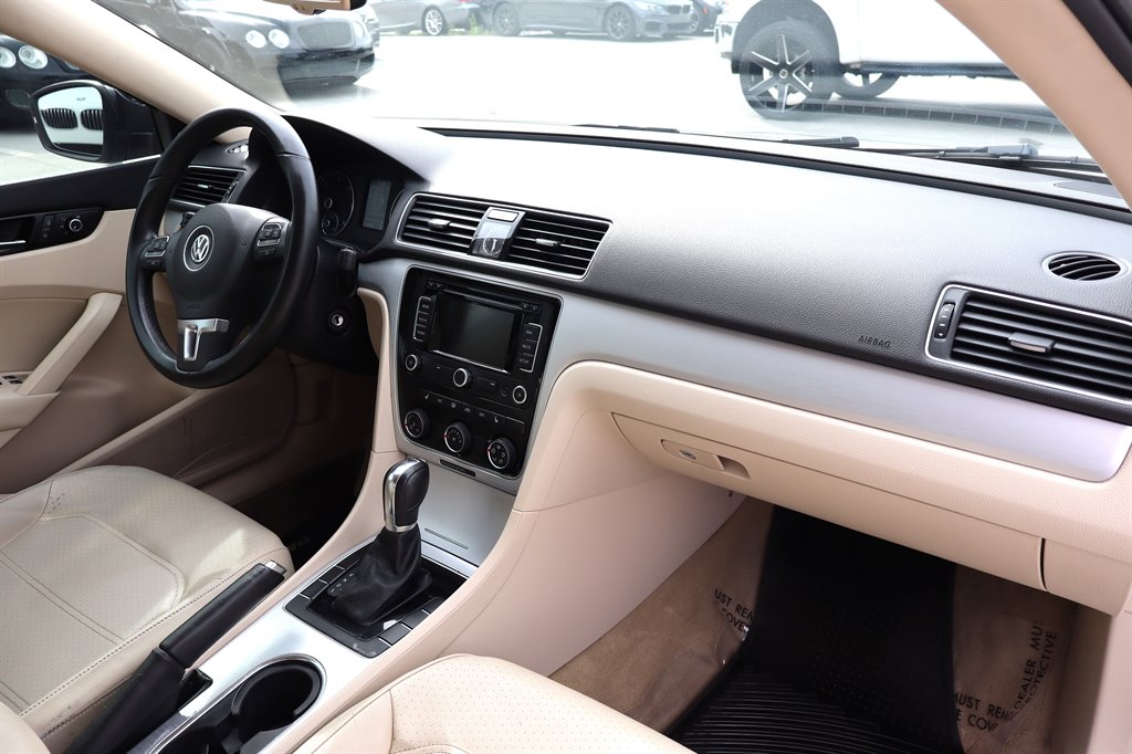 2013 Volkswagen Passat - $8,995