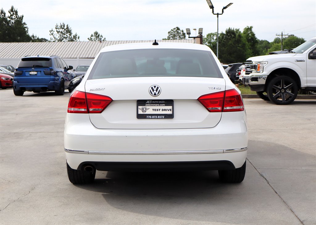 2013 Volkswagen Passat - $8,995