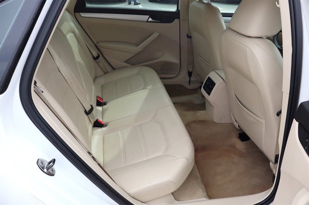 2013 Volkswagen Passat - $8,995