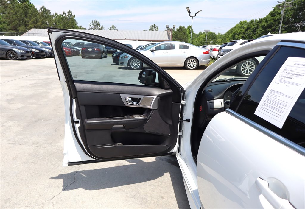 2011 Jaguar XF - $8,995