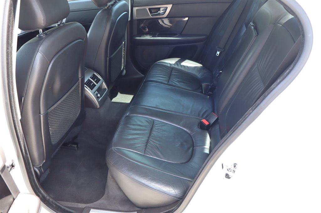 2011 Jaguar XF - $8,995