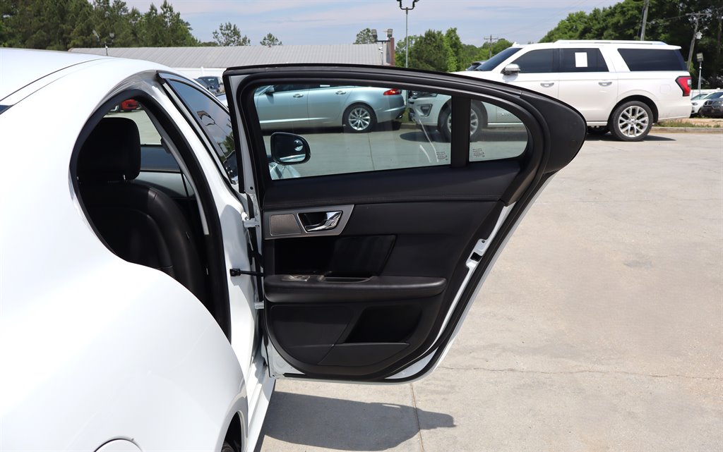 2011 Jaguar XF - $8,995