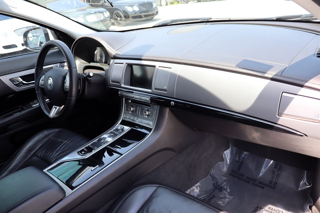 2011 Jaguar XF - $8,995
