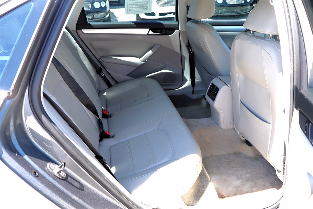 2013 Volkswagen Passat - $9,995