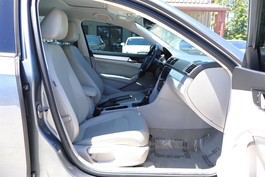 2013 Volkswagen Passat - $9,995