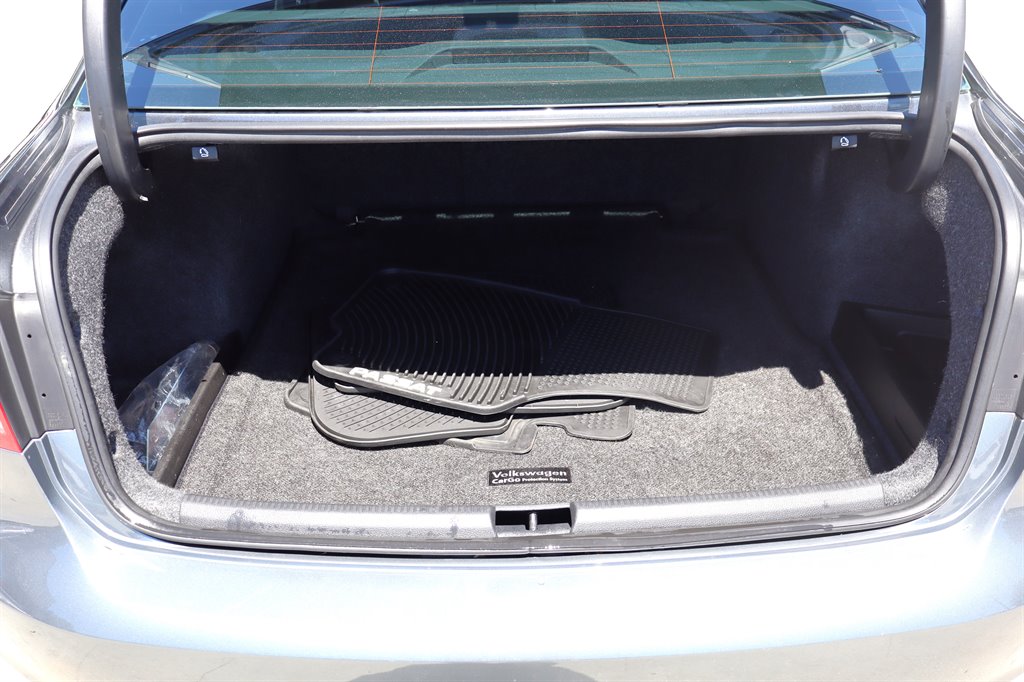 2013 Volkswagen Passat - $9,995