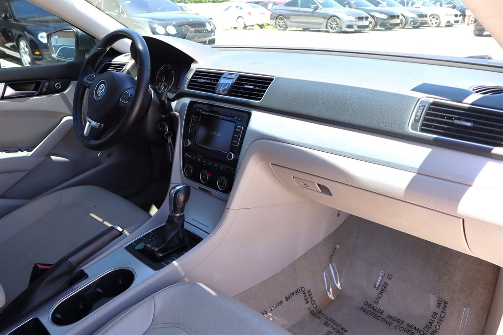 2013 Volkswagen Passat - $9,995
