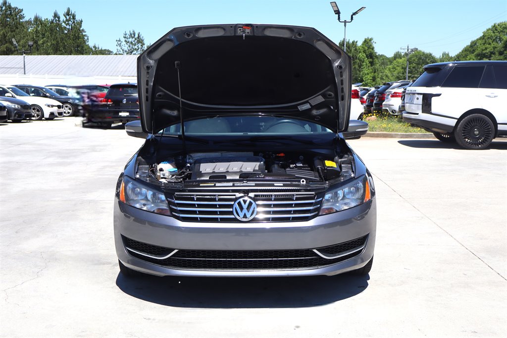 2013 Volkswagen Passat - $9,995