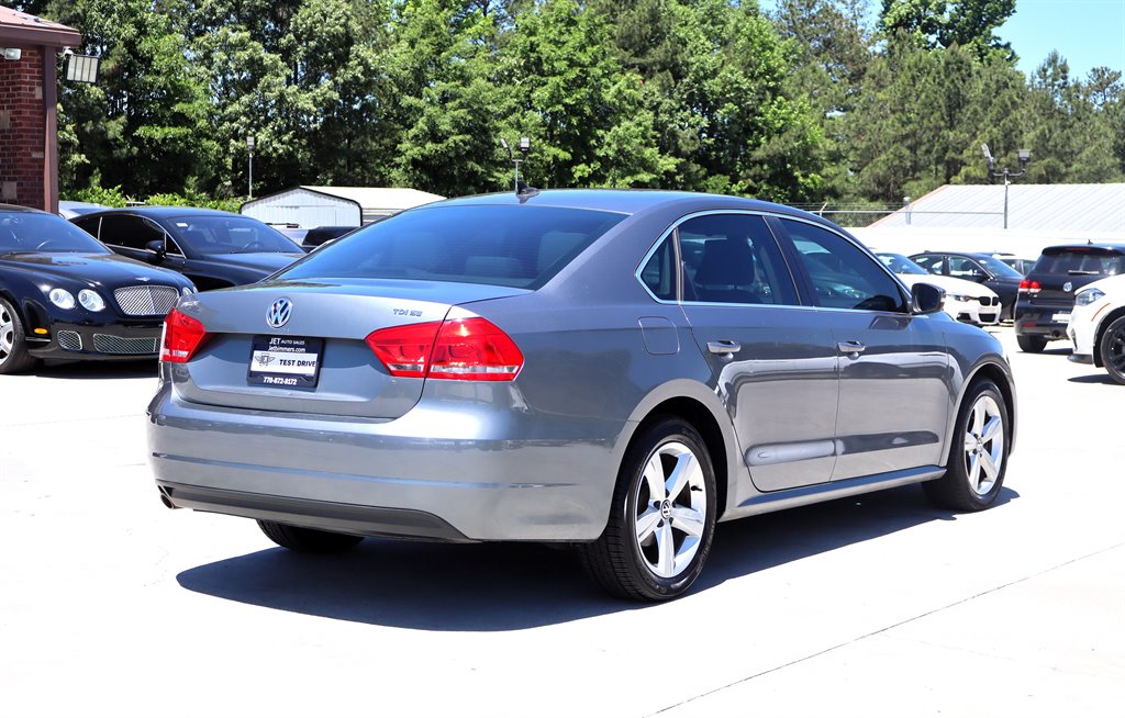 2013 Volkswagen Passat - $9,995