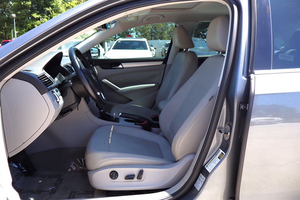 2013 Volkswagen Passat - $9,995