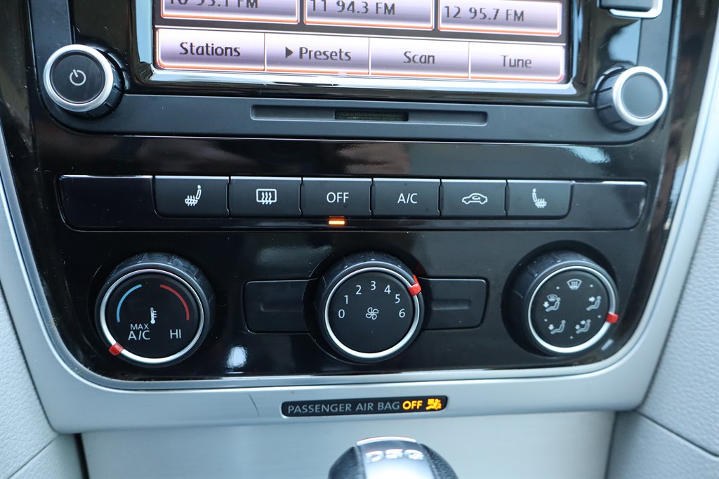 2013 Volkswagen Passat - $9,995