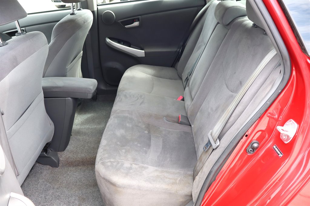2010 Toyota Prius - $7,995