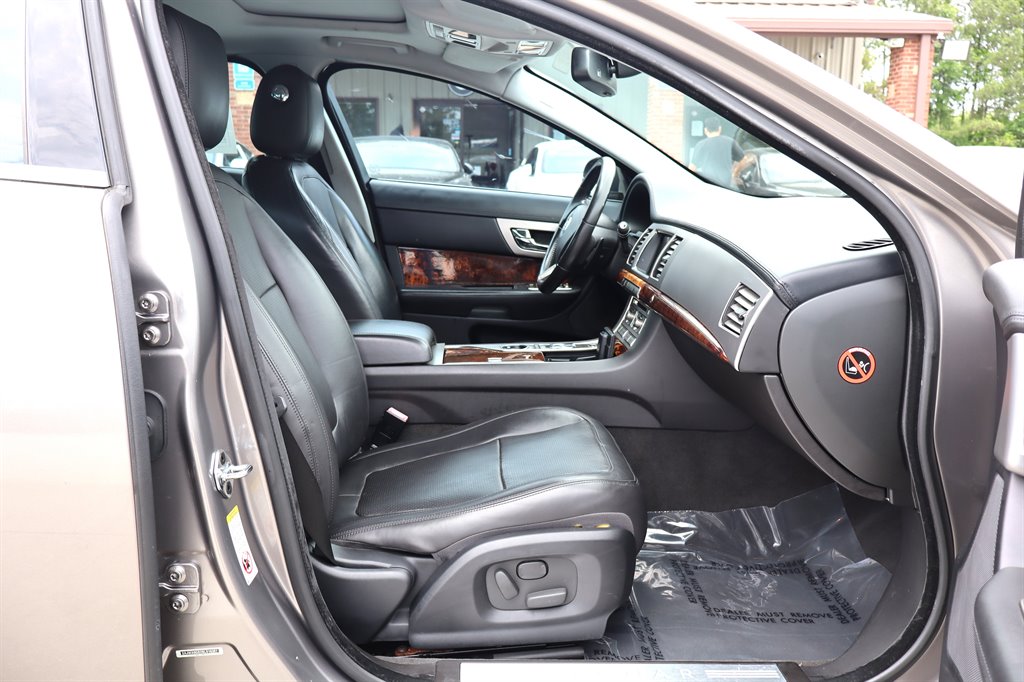 2011 Jaguar XF - $9,995