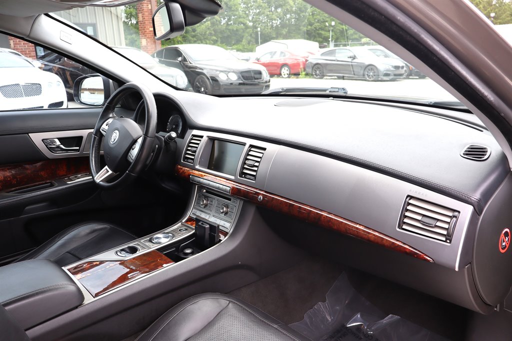 2011 Jaguar XF - $9,995