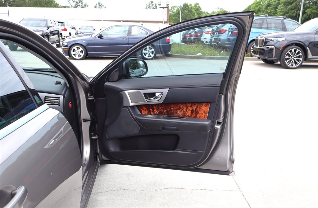 2011 Jaguar XF - $9,995