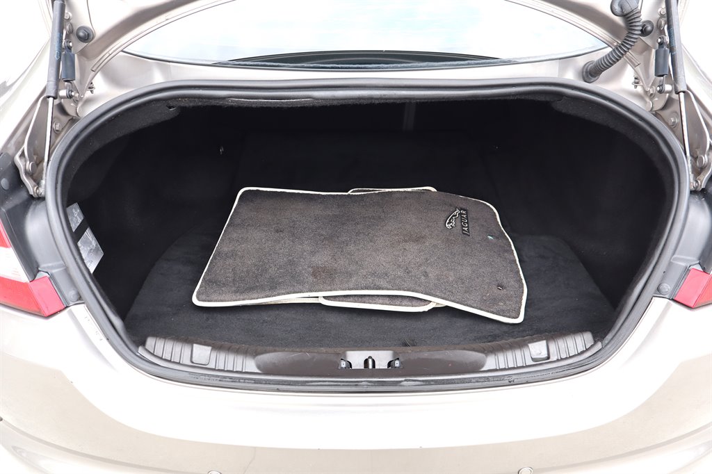 2011 Jaguar XF - $9,995
