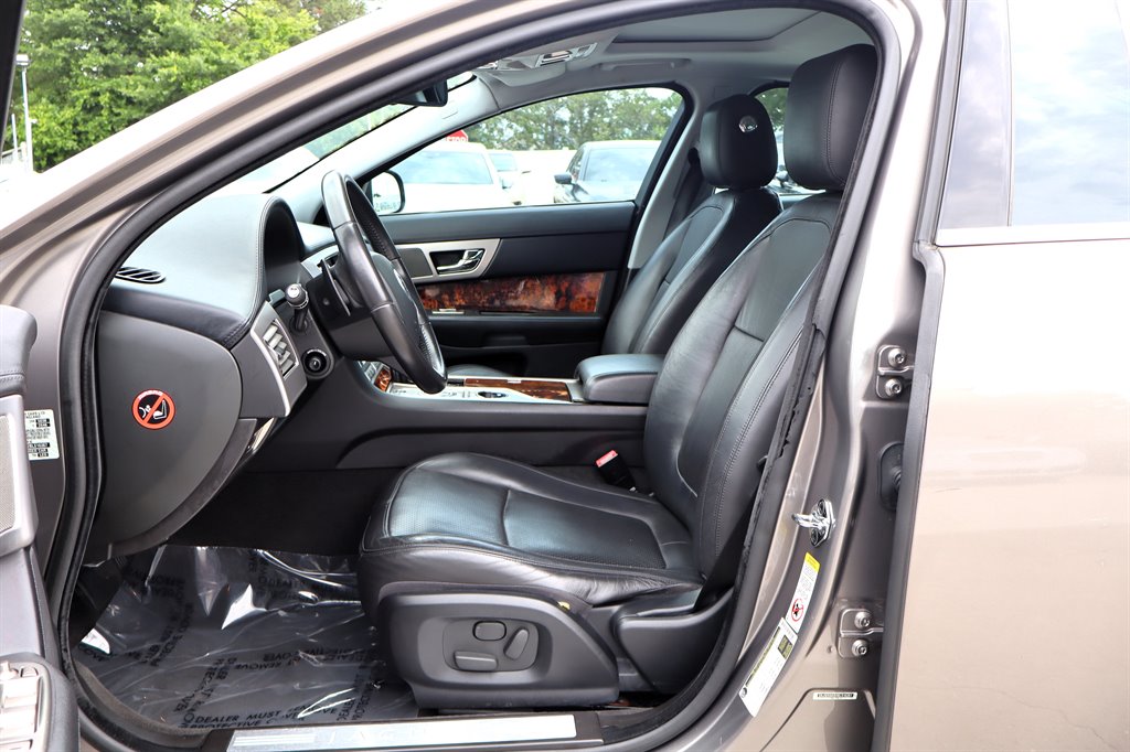 2011 Jaguar XF - $9,995