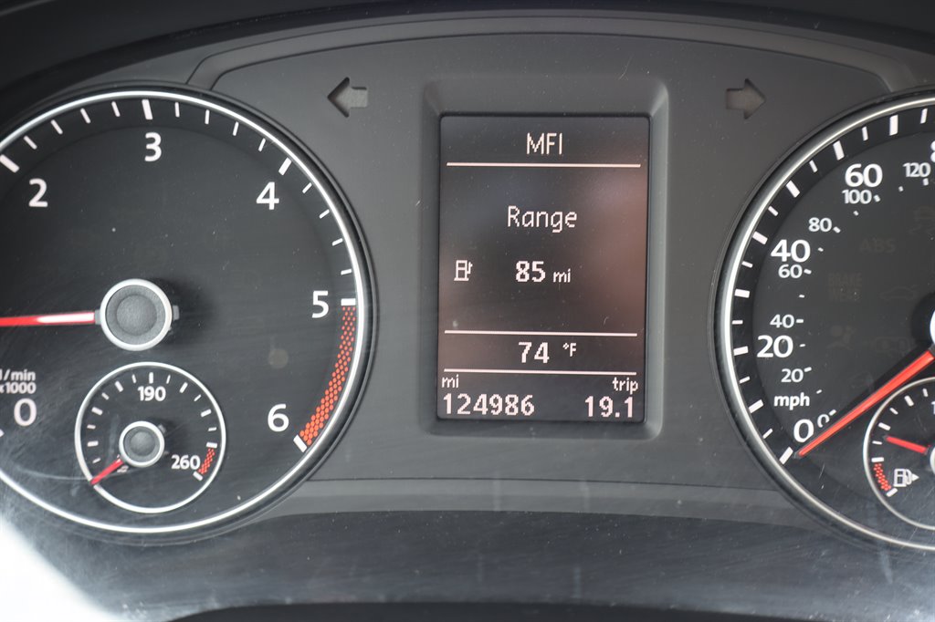 2014 Volkswagen Passat - $9,995