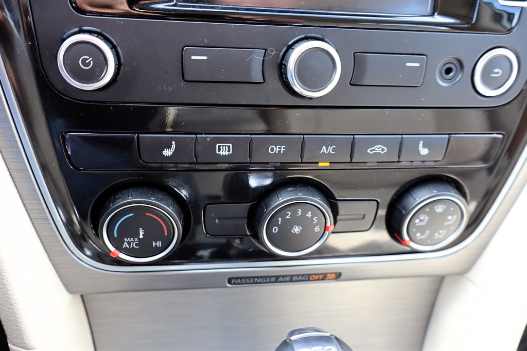 2014 Volkswagen Passat - $9,995
