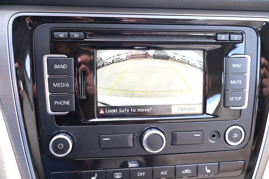 2014 Volkswagen Passat - $9,995