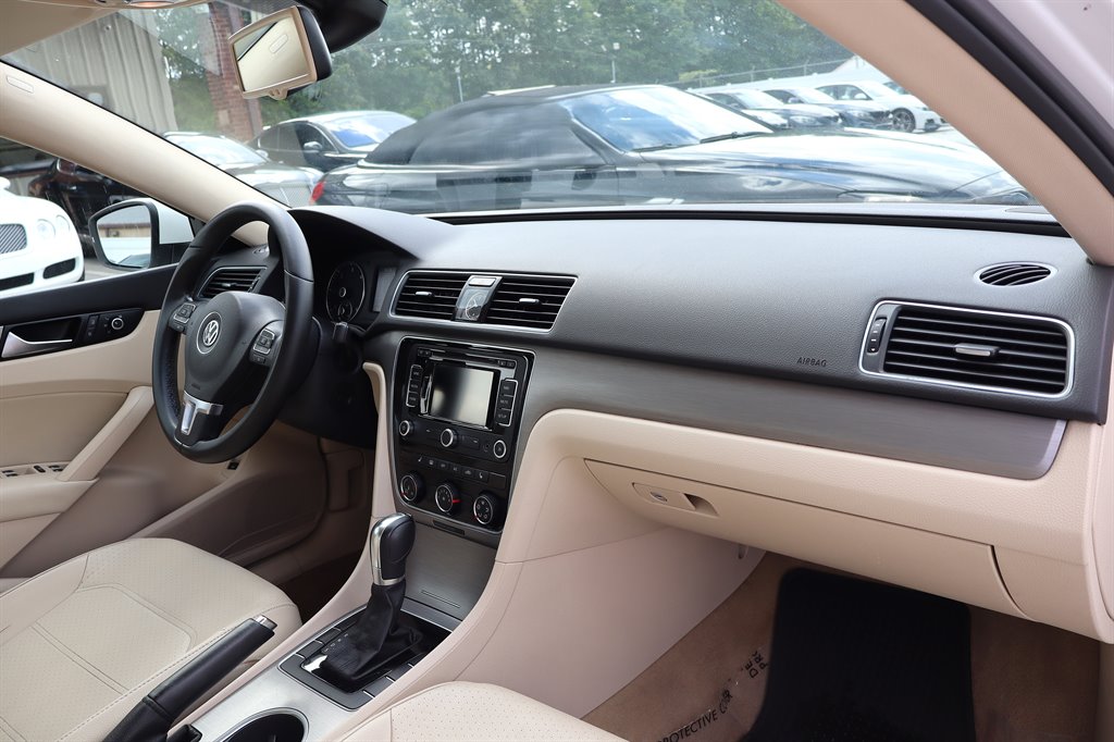 2014 Volkswagen Passat - $9,995