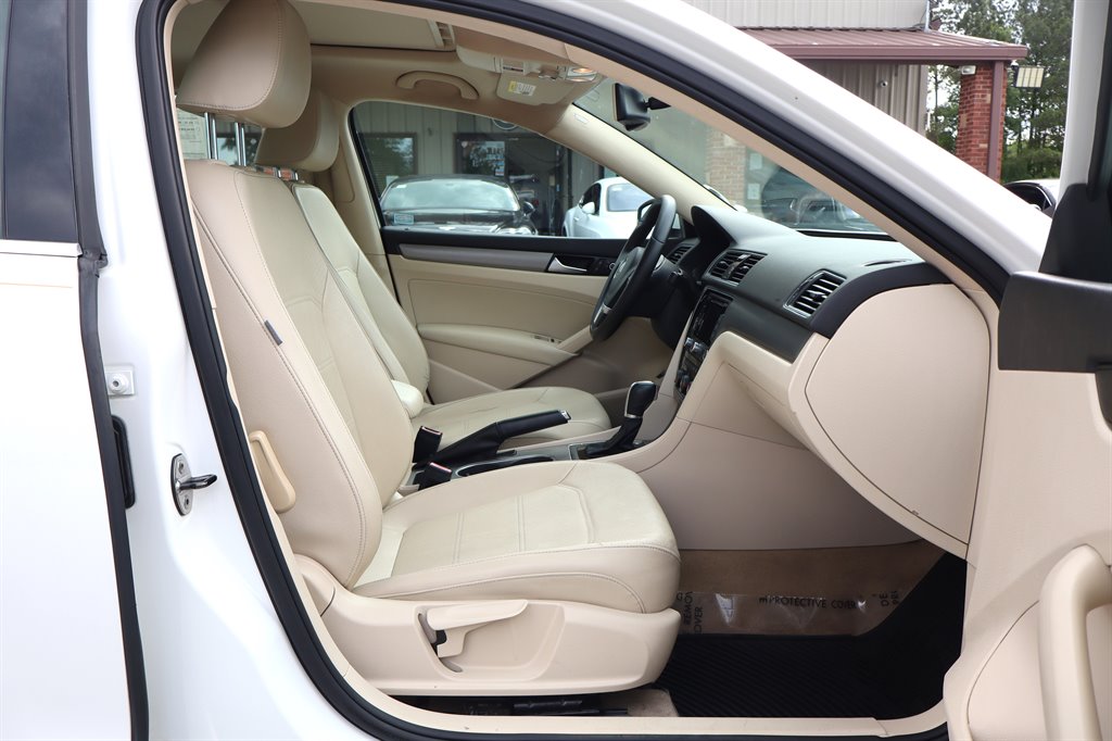 2014 Volkswagen Passat - $9,995