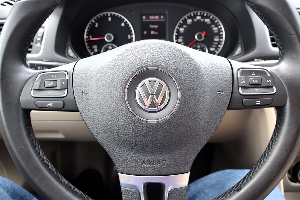 2014 Volkswagen Passat - $9,995