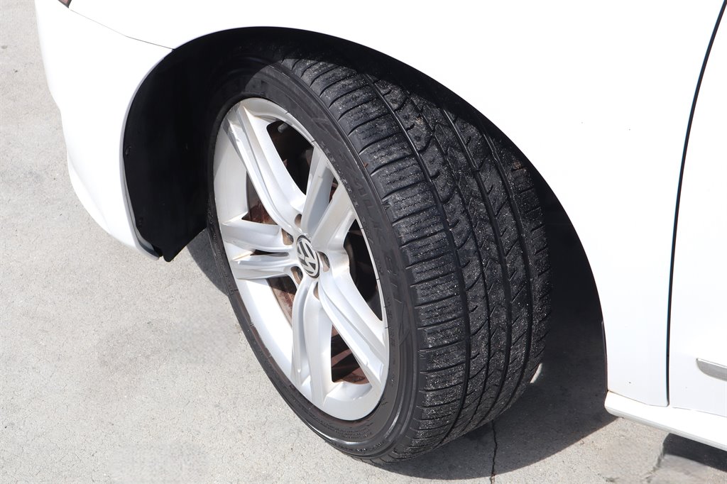 2014 Volkswagen Passat - $9,995