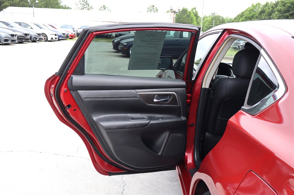 2013 Nissan Altima - $10,995