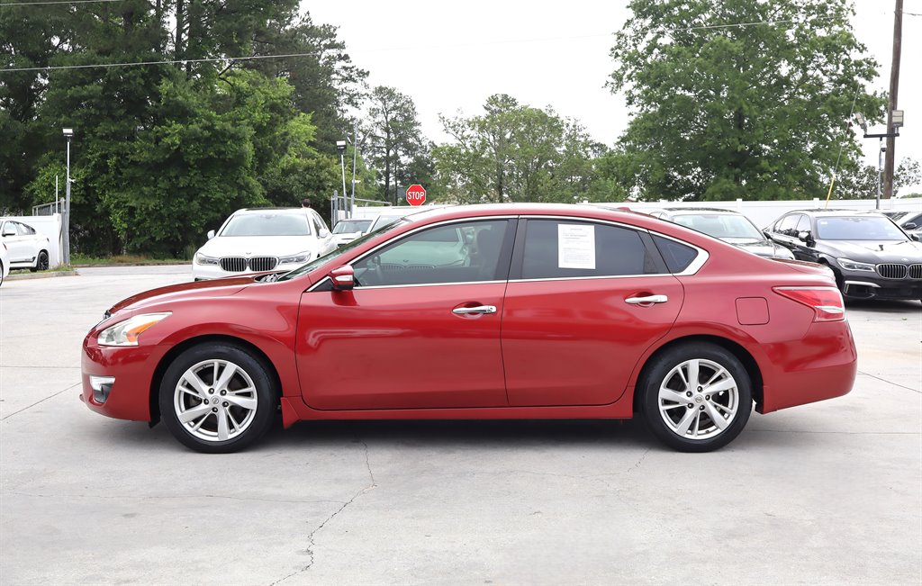 2013 Nissan Altima - $10,995