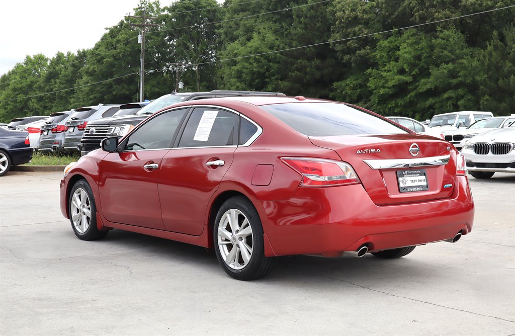 2013 Nissan Altima - $10,995