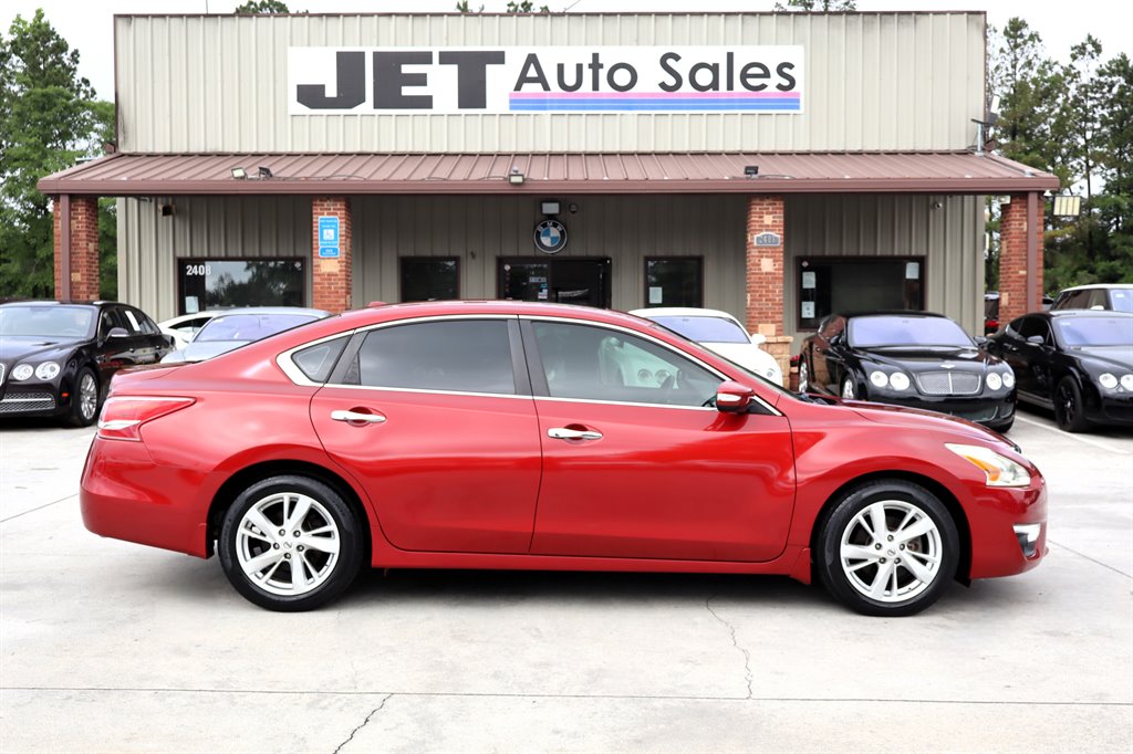 2013 Nissan Altima - $10,995