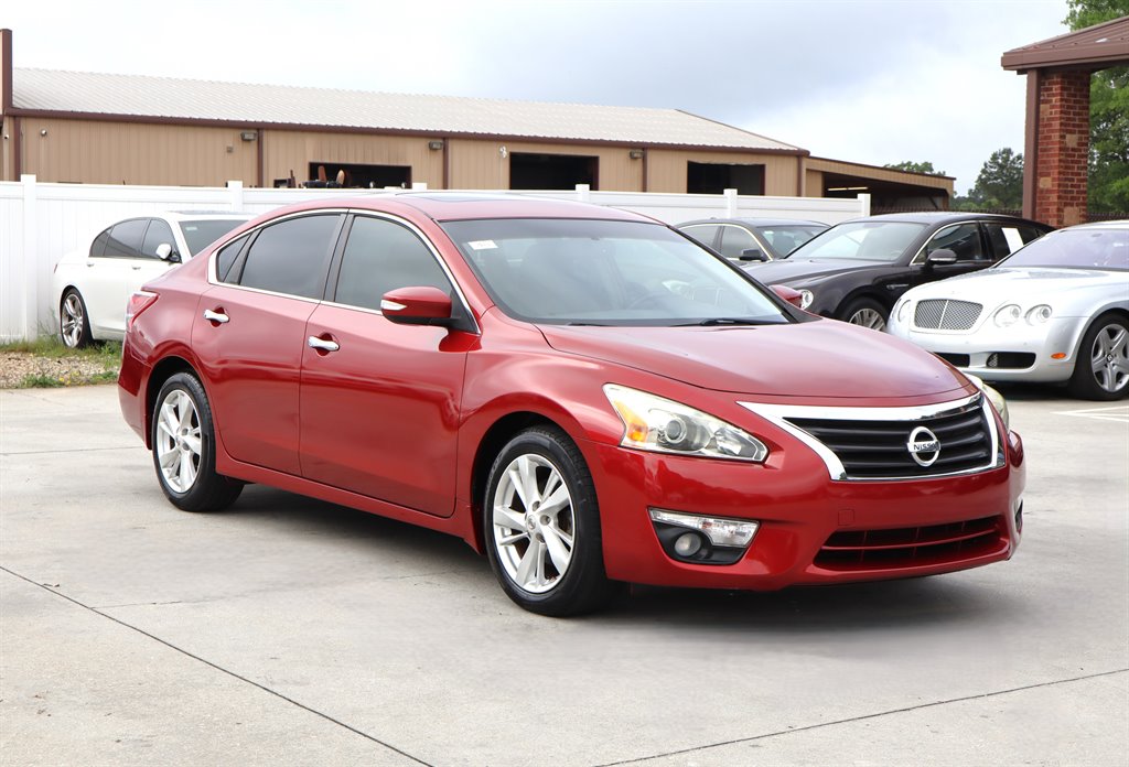 2013 Nissan Altima - $10,995