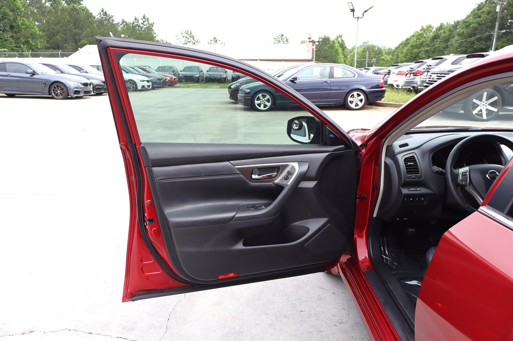 2013 Nissan Altima - $10,995